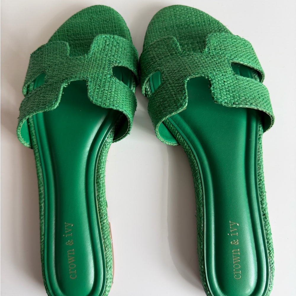 NWOT Crown & Ivy Vibrant Green Women's Sandals